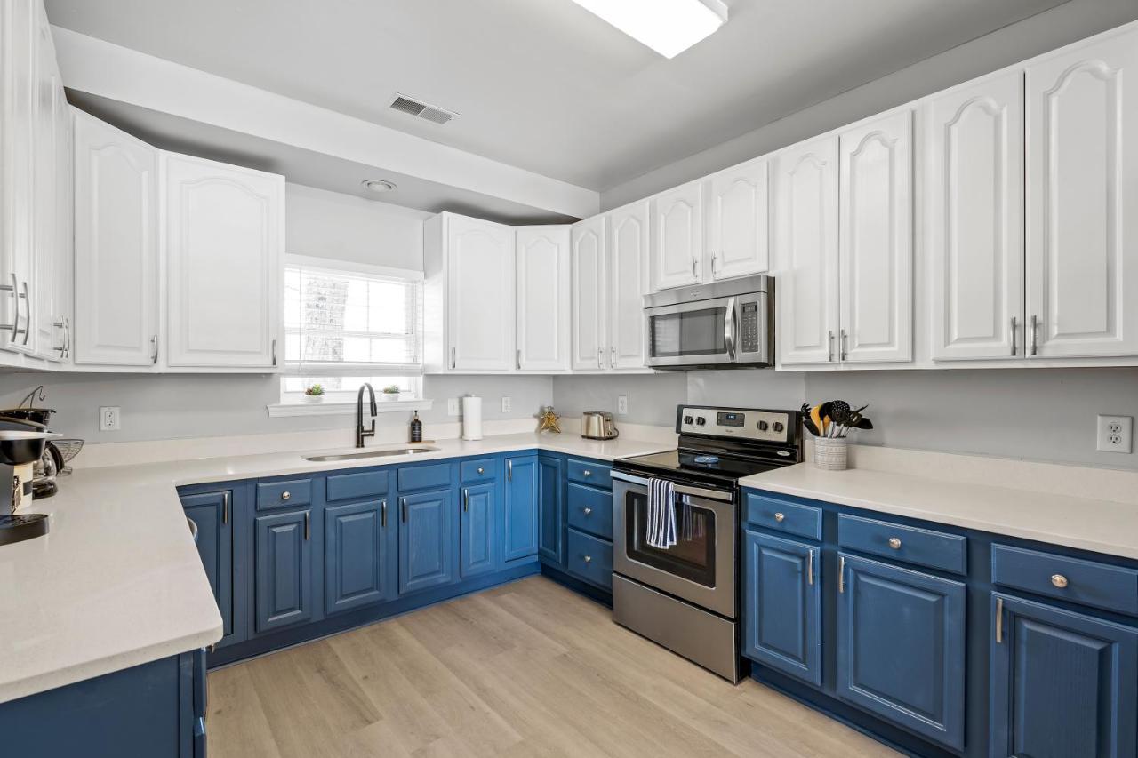 ☆Live On The Water! Lake Palmetto Palm W/ Patio - 10Min To Downtown & Beaches☆ Charleston Luaran gambar