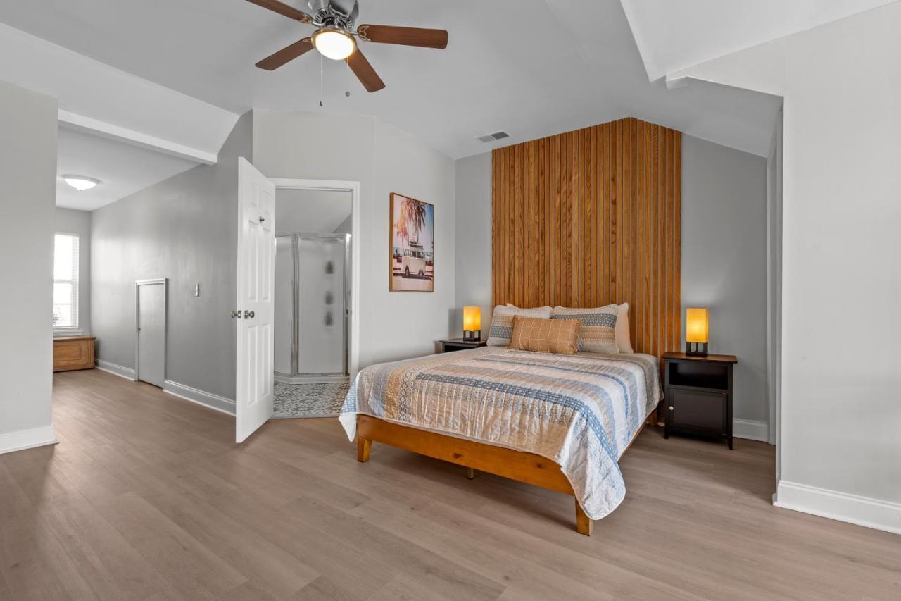 ☆Live On The Water! Lake Palmetto Palm W/ Patio - 10Min To Downtown & Beaches☆ Charleston Luaran gambar