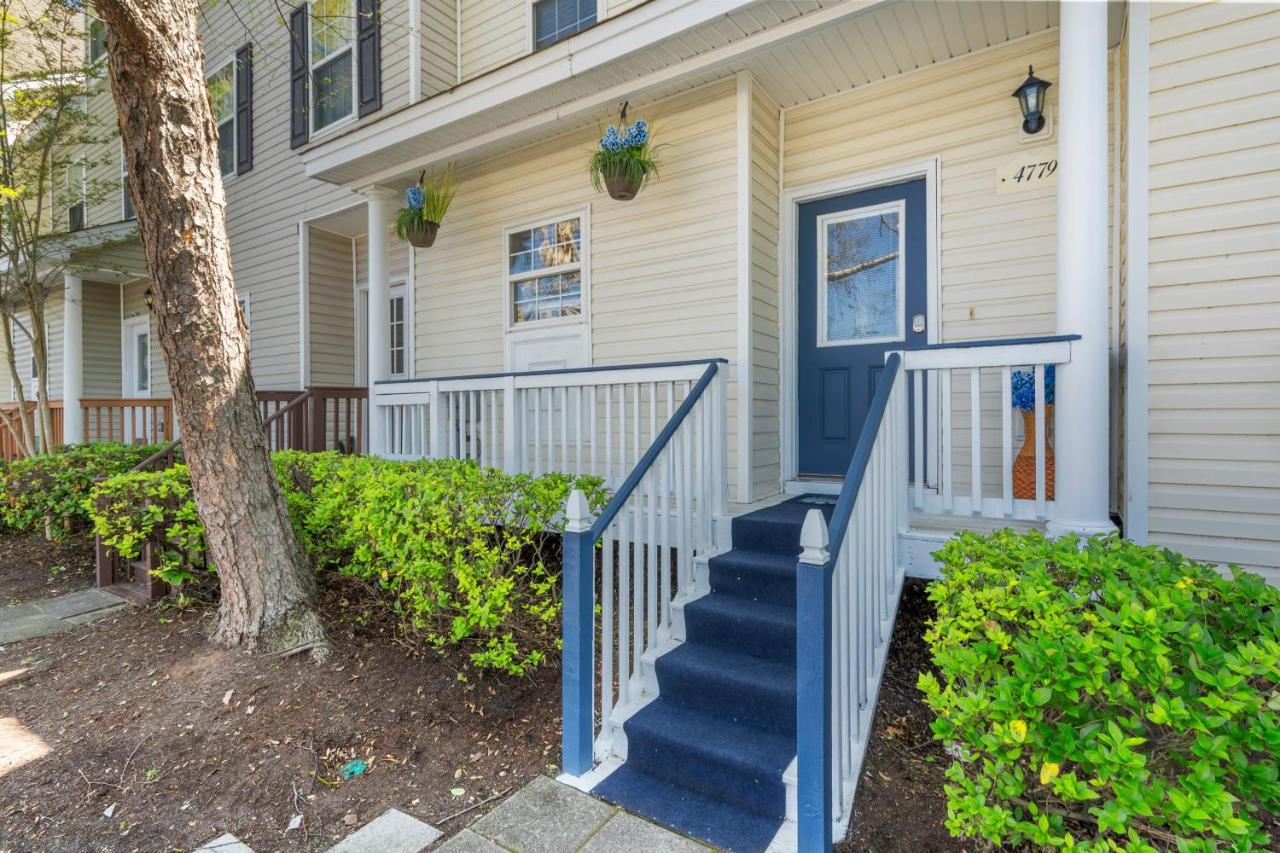 ☆Live On The Water! Lake Palmetto Palm W/ Patio - 10Min To Downtown & Beaches☆ Charleston Luaran gambar