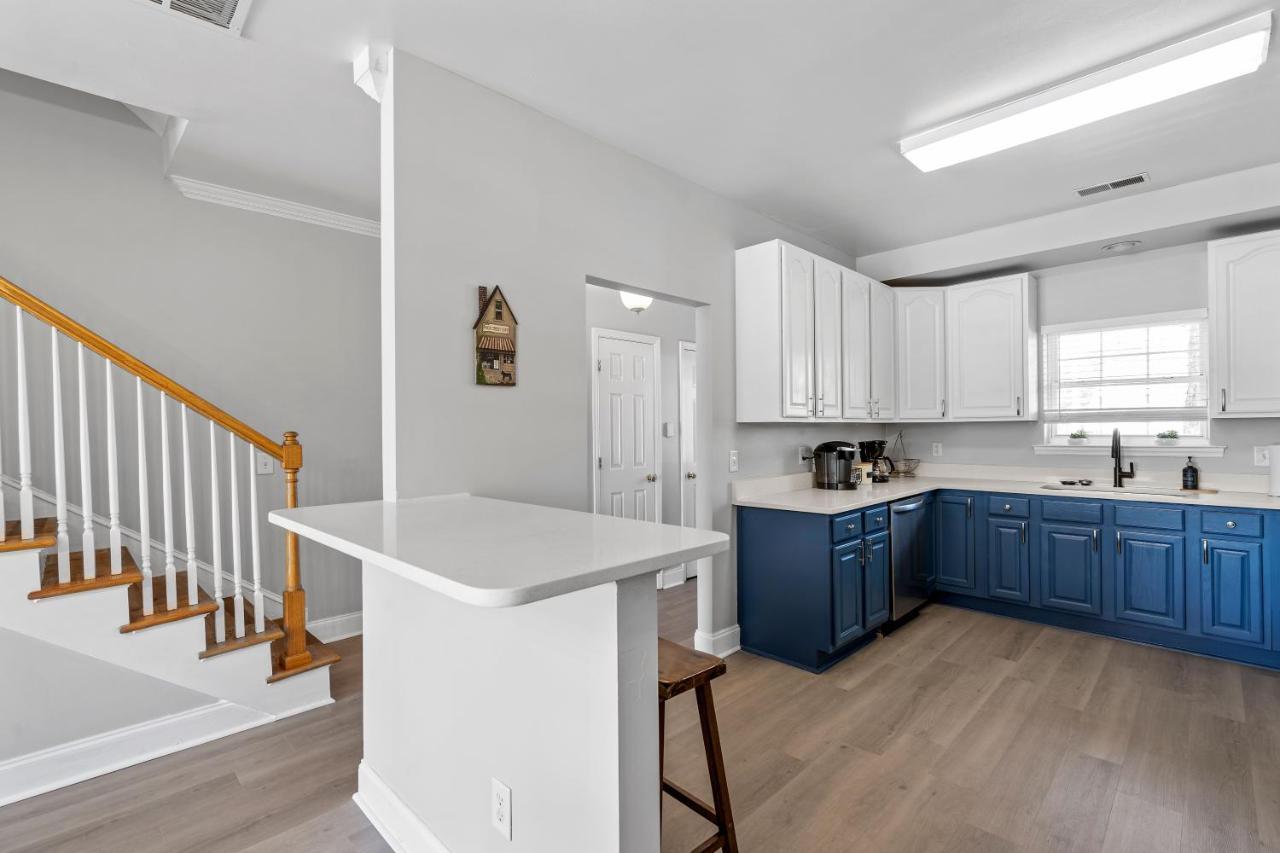 ☆Live On The Water! Lake Palmetto Palm W/ Patio - 10Min To Downtown & Beaches☆ Charleston Luaran gambar