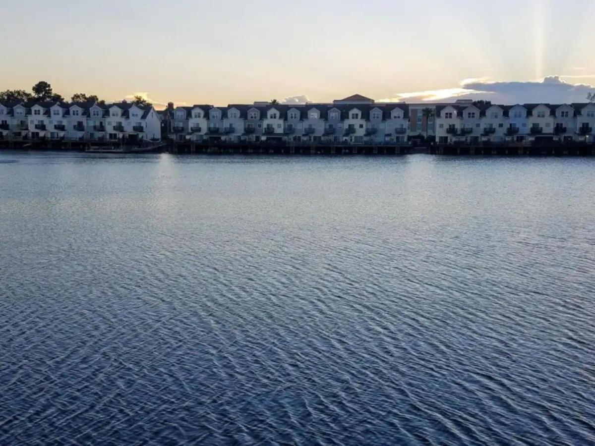 ☆Live On The Water! Lake Palmetto Palm W/ Patio - 10Min To Downtown & Beaches☆ Charleston Luaran gambar