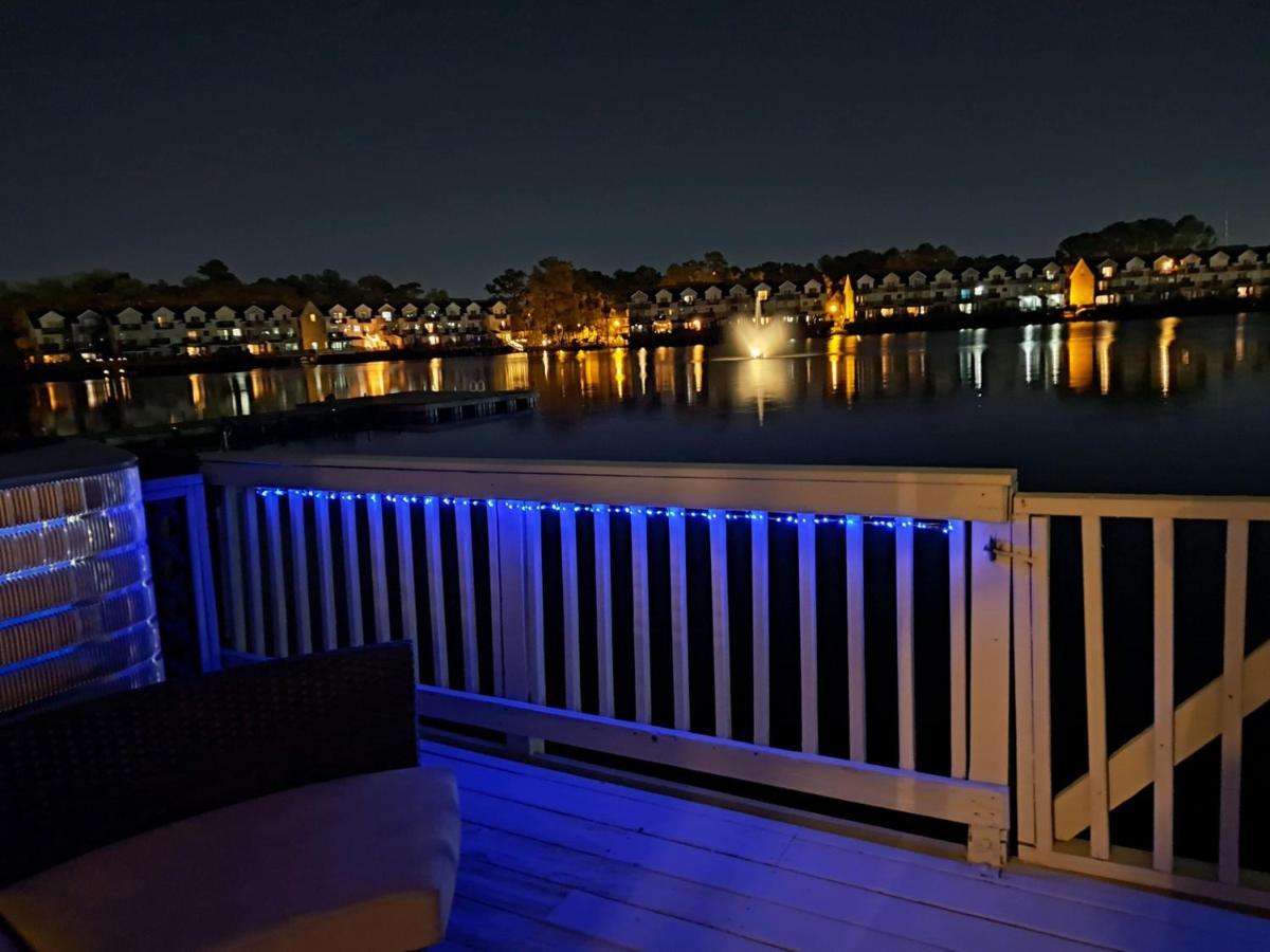 ☆Live On The Water! Lake Palmetto Palm W/ Patio - 10Min To Downtown & Beaches☆ Charleston Luaran gambar