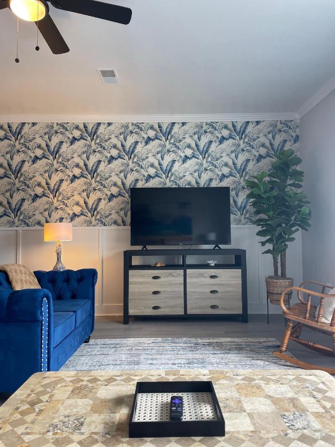 ☆Live On The Water! Lake Palmetto Palm W/ Patio - 10Min To Downtown & Beaches☆ Charleston Luaran gambar