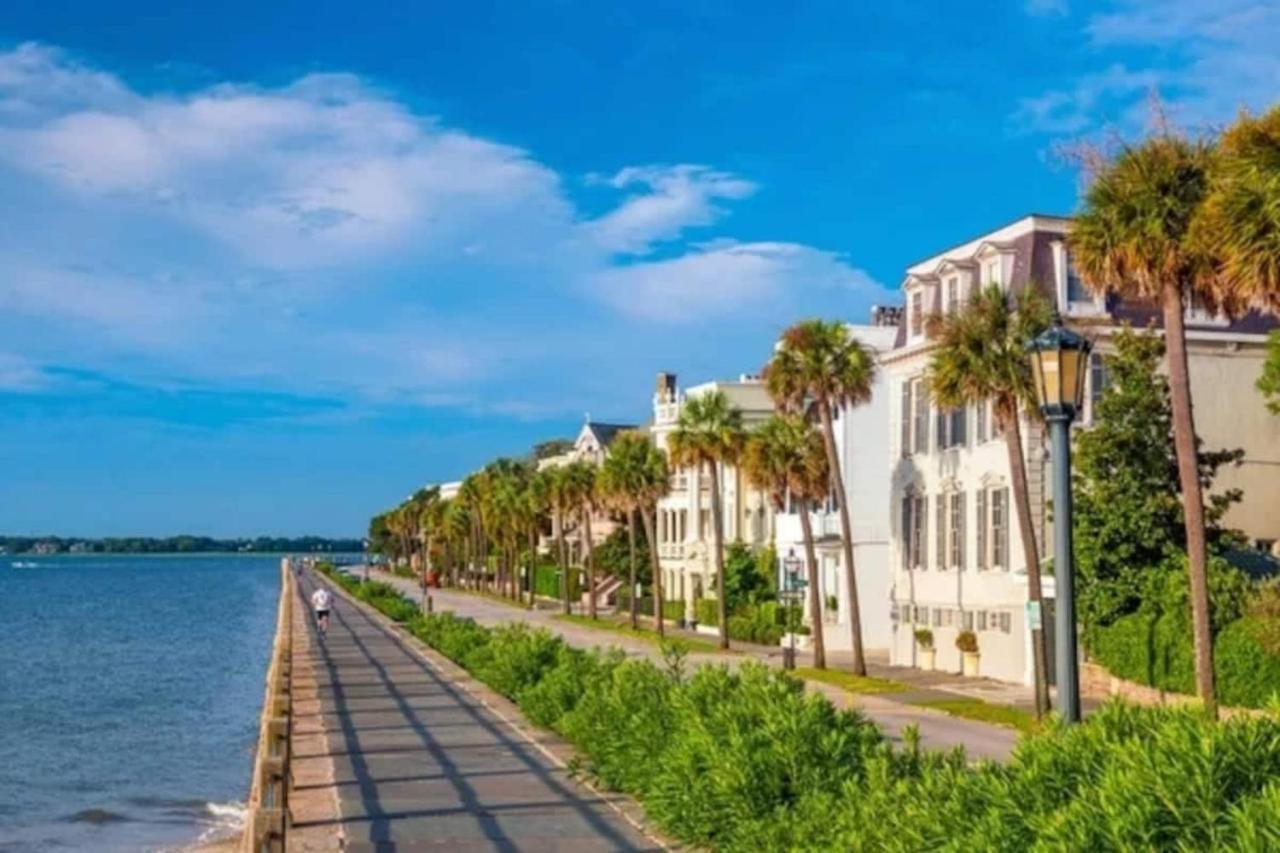 ☆Live On The Water! Lake Palmetto Palm W/ Patio - 10Min To Downtown & Beaches☆ Charleston Luaran gambar