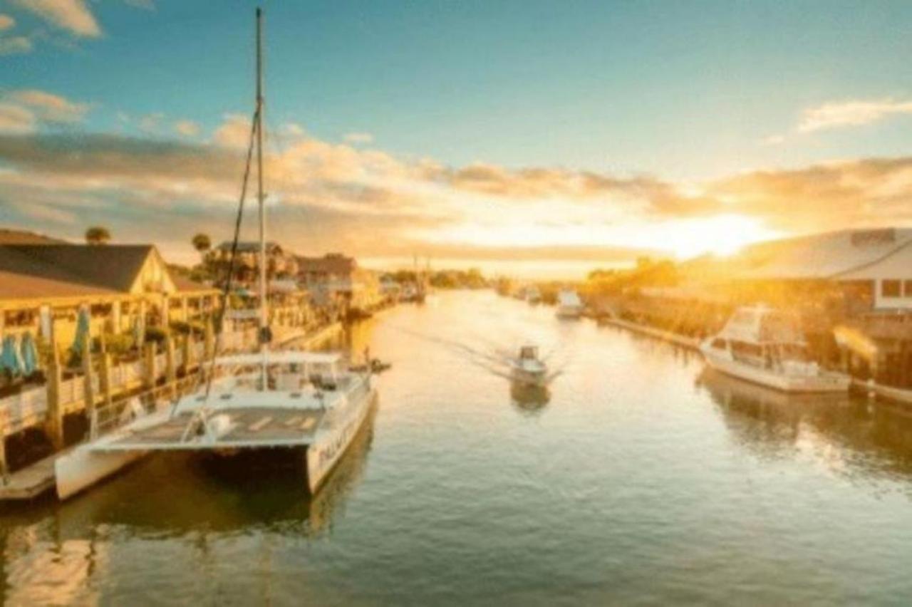 ☆Live On The Water! Lake Palmetto Palm W/ Patio - 10Min To Downtown & Beaches☆ Charleston Luaran gambar